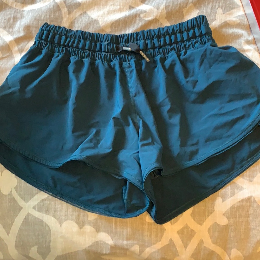 Lululemon shorts size 6